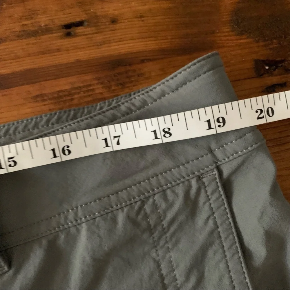 REI Mens Nylon Belted Gray Hiking Outdoor Shorts Sz 40